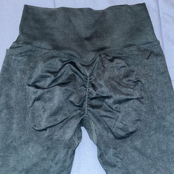 Set - Picture 3 of 4